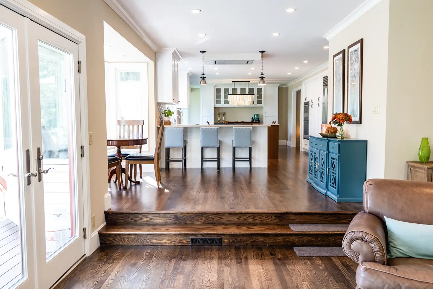 Mill Creek, WA Kitchen Remodel Featuring Peninsula and Island